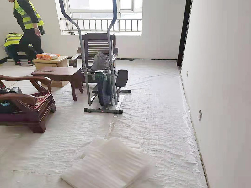 木地板有小坑應(yīng)該怎么處理，熱脹冷縮讓地板恢復(fù)平整，木地板維修公司