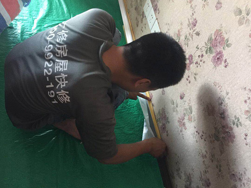 武漢舊房門廳翻新裝修-武漢走廊吊頂翻新裝修-武漢入戶花園裝修