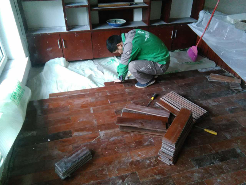 安裝地板多少錢？地板安裝費用的影響因