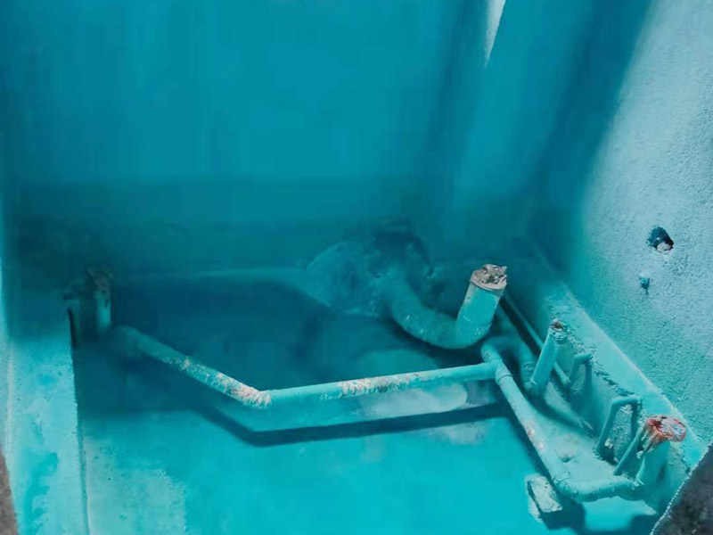 衛(wèi)生間粗下水管漏水了，衛(wèi)生間粗下水管