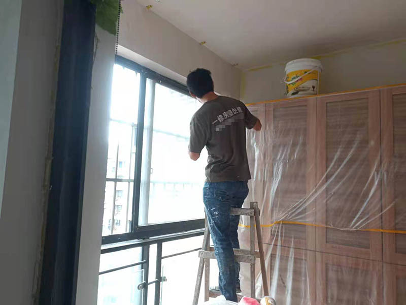墻面潮濕怎么判斷是返潮還是漏水？